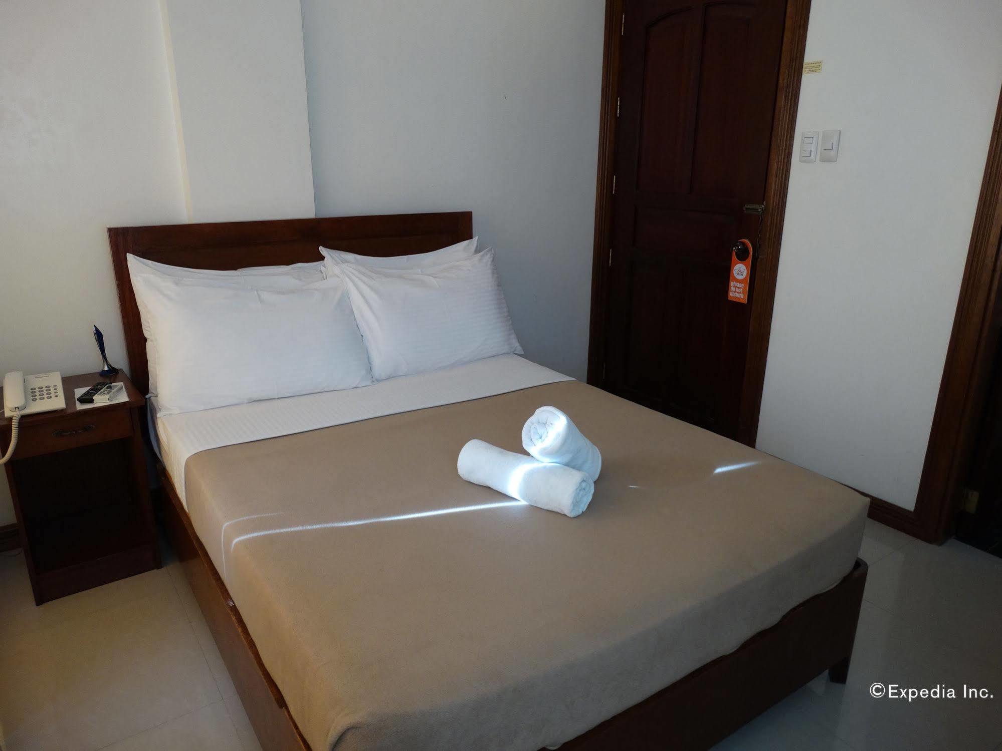 อีปิล สวีทโฮเต็ล ปวยร์โต ปรินเซซา Hotel Puerto Princesa ภายนอก รูปภาพ
