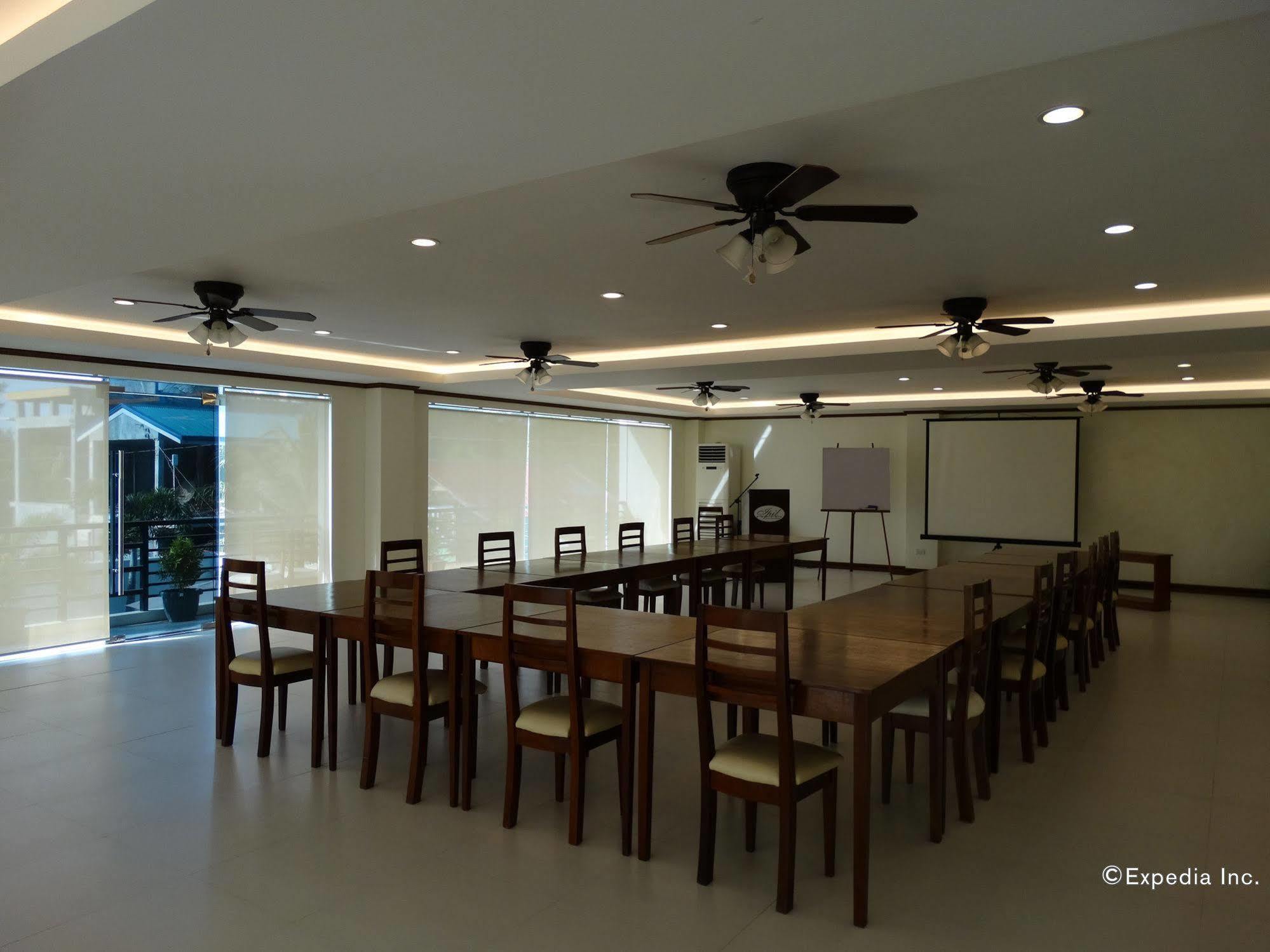 อีปิล สวีทโฮเต็ล ปวยร์โต ปรินเซซา Hotel Puerto Princesa ภายนอก รูปภาพ